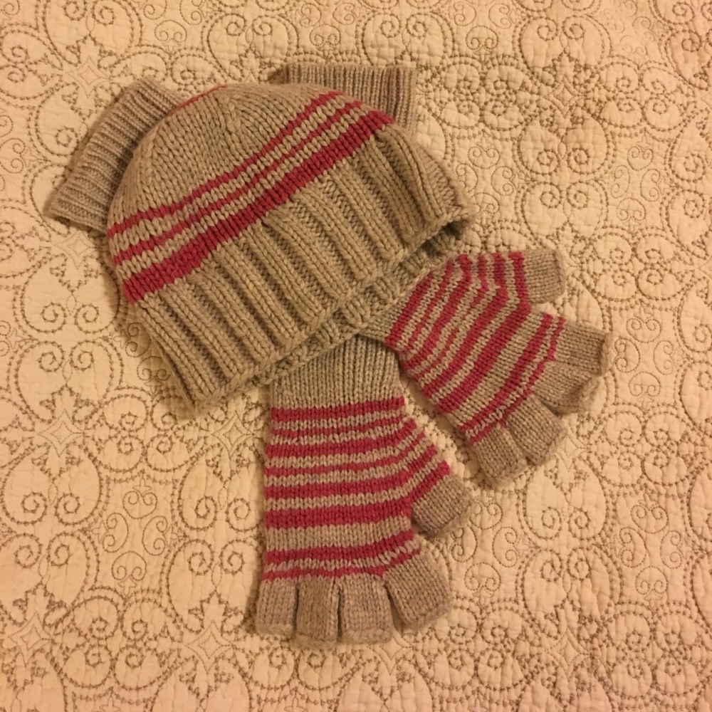 NWOT- Matching hat & gloves