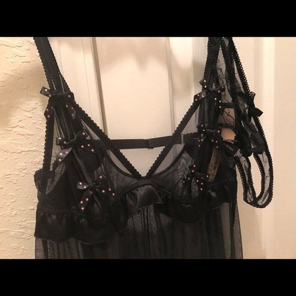 Victoria Secret lingerie with panties - Picture 2 of 4