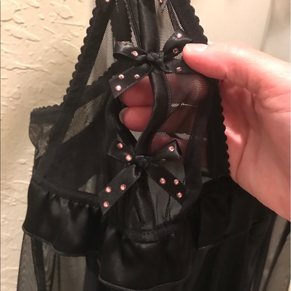 Victoria Secret lingerie with panties - Picture 3 of 4