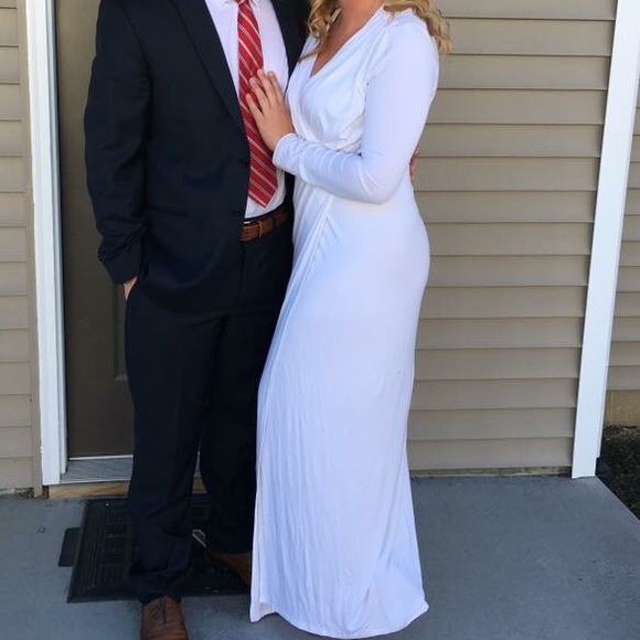 White wrap dress - Picture 2 of 3