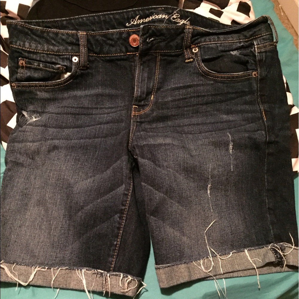 American eagle knee shorts barely worn size 14