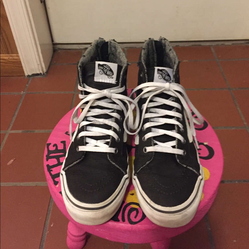 🔥SOLD🔥 Black and White Sk8-Hi with Zipper Back - Picture 3 of 3