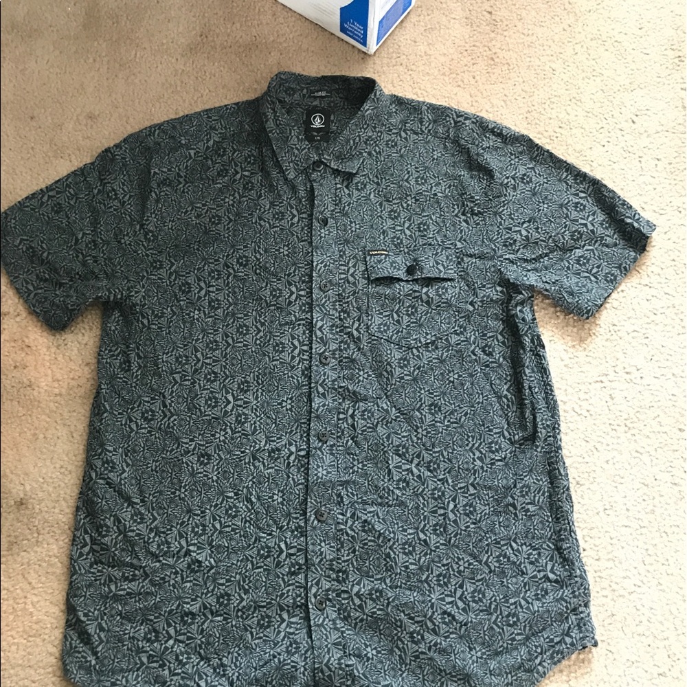 VOLCOM button up.  Size large