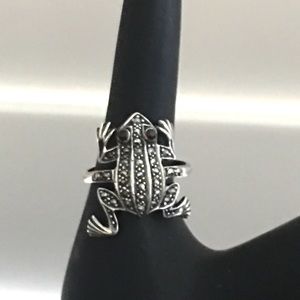 Sterling frog ring