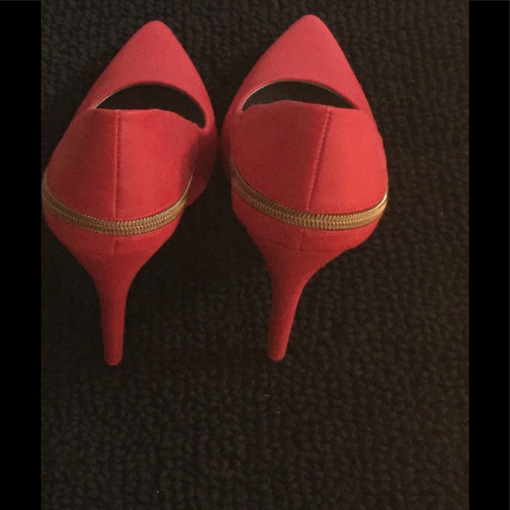 Pointy toe pump - Picture 2 of 3