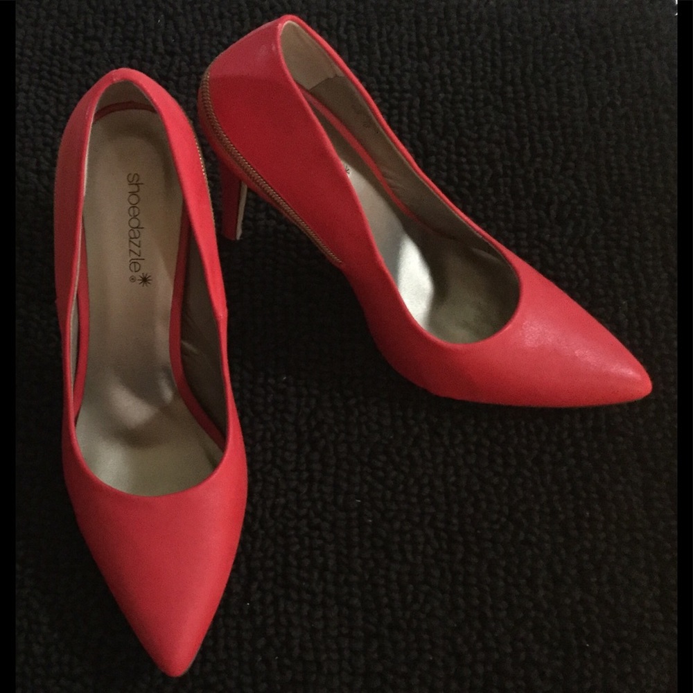 Pointy toe pump - Picture 3 of 3
