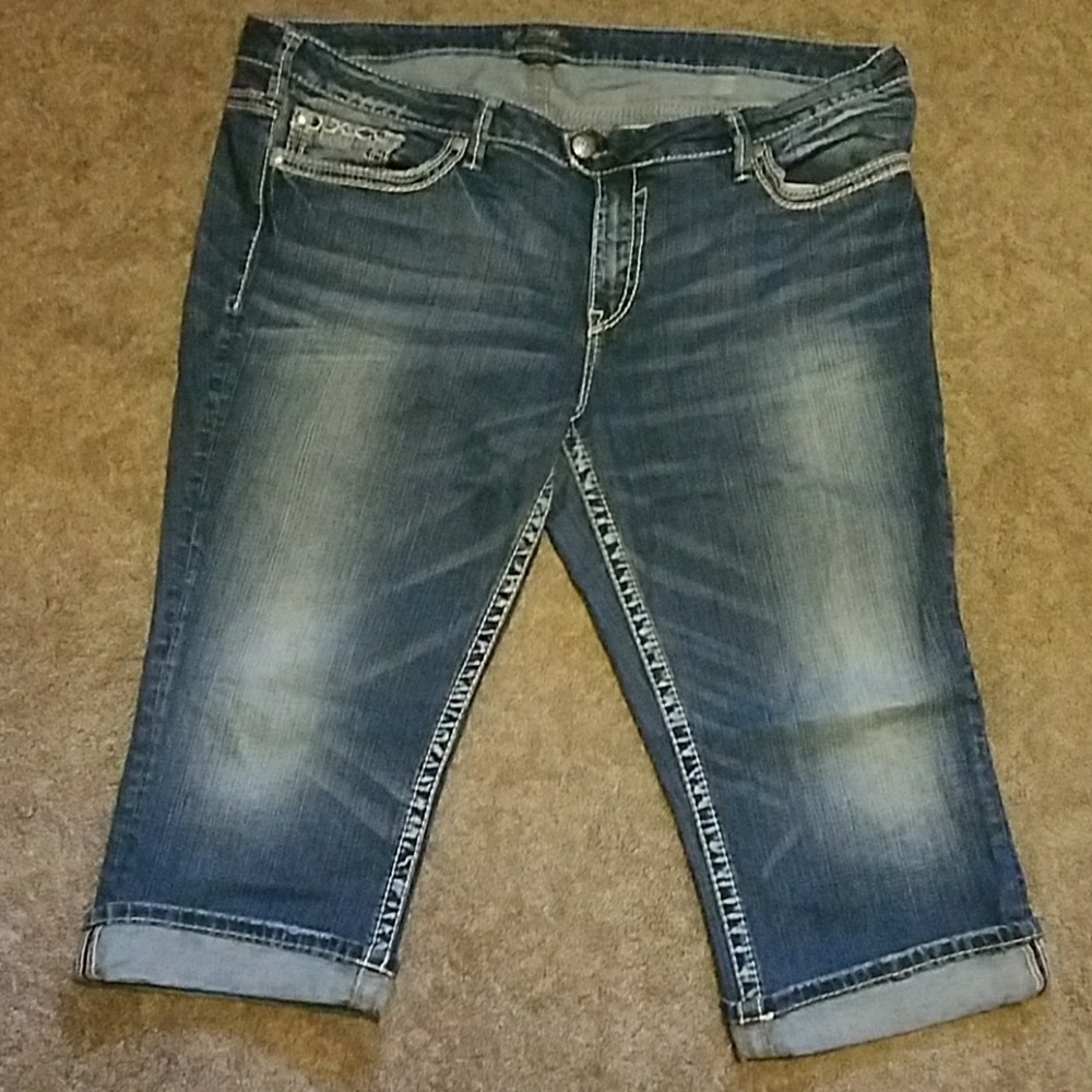 Women's plus size Silver capris