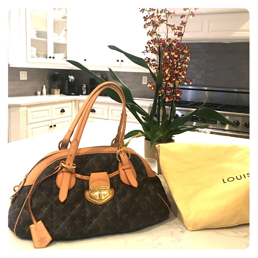 🛍SOLD🛍Louis Vuitton Bag (authentic).