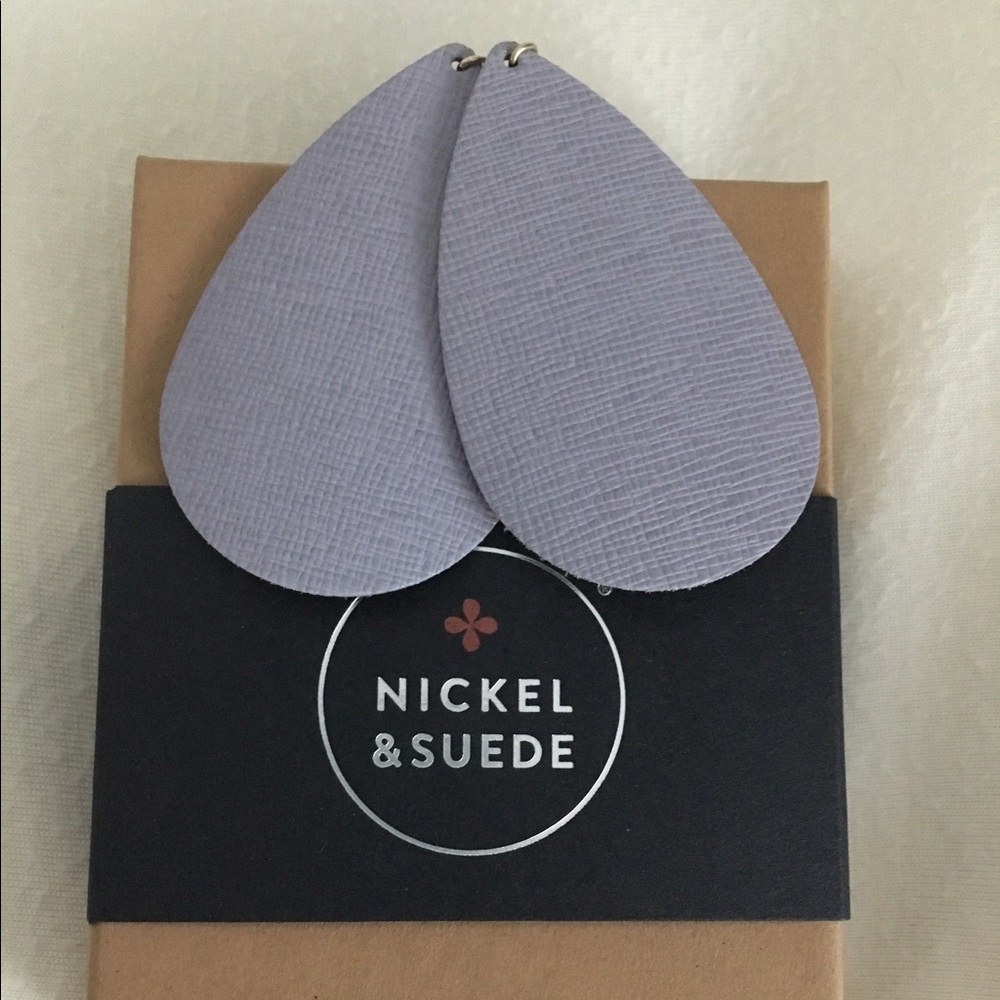 Nickel and Suede Lavender Grey leather earrings