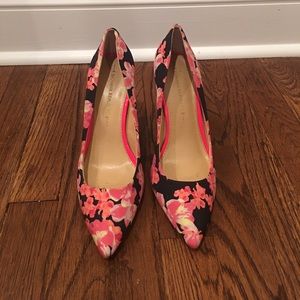 Banana Republic floral pumps Banana Republic floral pumps 