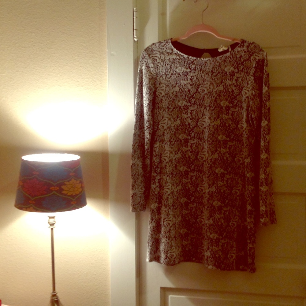 one clothing gray and white long-sleeve dress