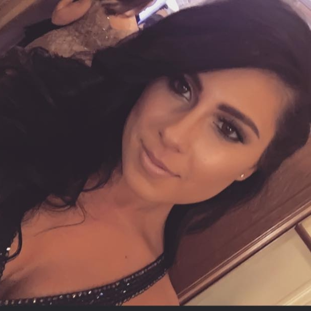 Meet your Posher, Alicia