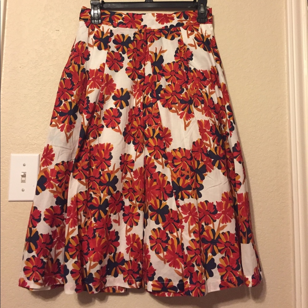 Floral midi skirt with pockets