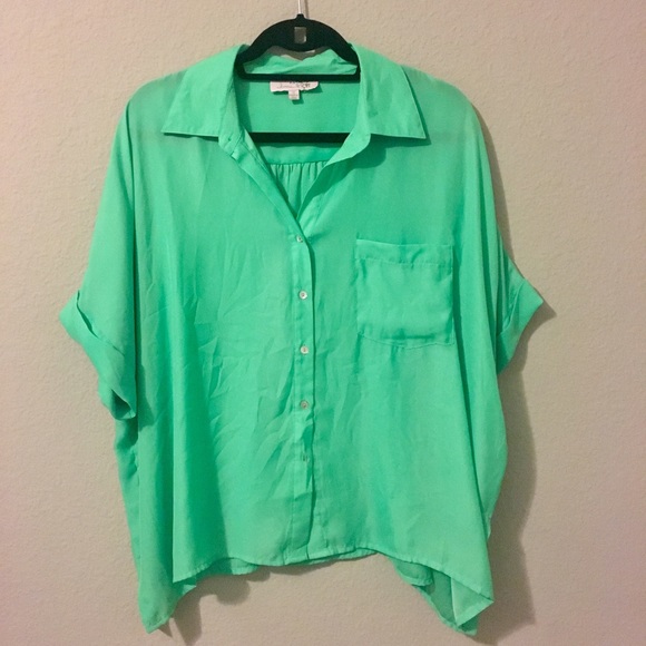 Green button down Blouse - Picture 1 of 3