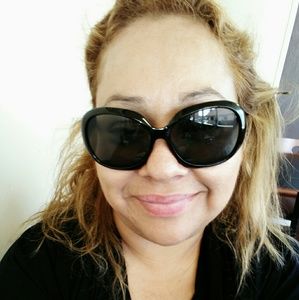 Meet your Posher, Lorena