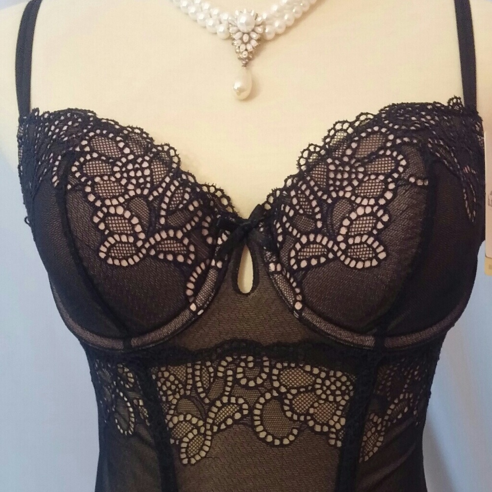 SALE!! ?? Sexy Corset!! NWT brand b.tempt'd