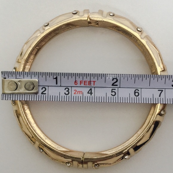 🌷🎉HP🎉SEQUIN Brand Hinge Enamel Bangle - Picture 6 of 8