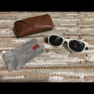 Authentic Rayban "New Wayfarer" White- almost new