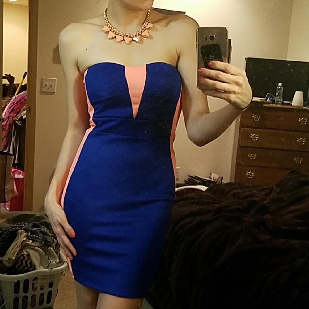 Super cute 2 tone strapless dress