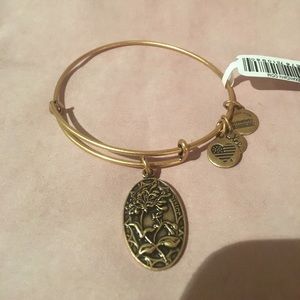 Sisters bangle