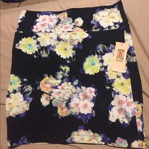 Black floral skirt with tag!
