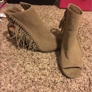 Tan fringe open toed boots