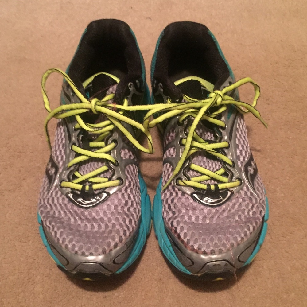 Saucony Triumph- black and green