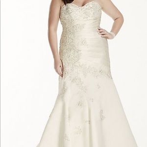 David's Bridal wedding dress NWT