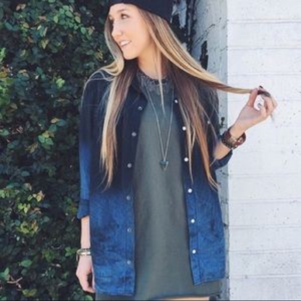 LF x Carmar Denim/Chambray Top 💙💙💙