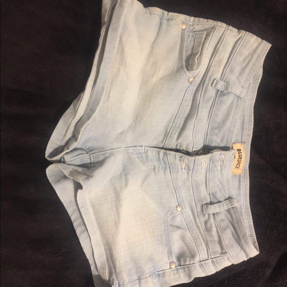Woman's shorts