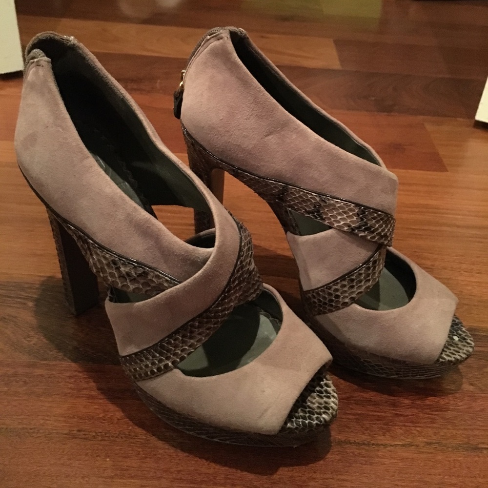 Tory Burch Snake print Heels