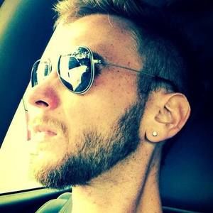 Meet your Posher, Christopher