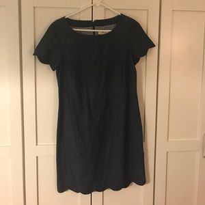 Vineyard vines scalloped chambray dress