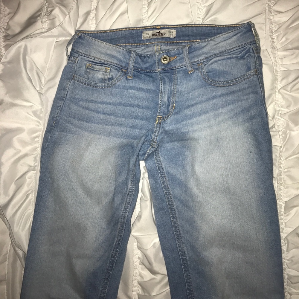 Hollister light wash jeans!