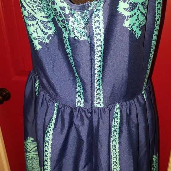 Dress - Picture 2 of 4