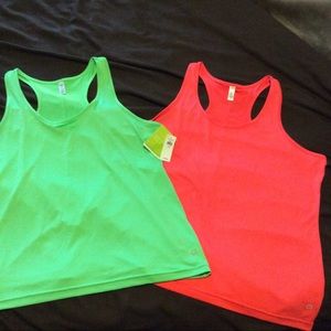*NWT* GAP- 2 workout tanks