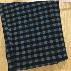 2Xl Cassie. Black and gray