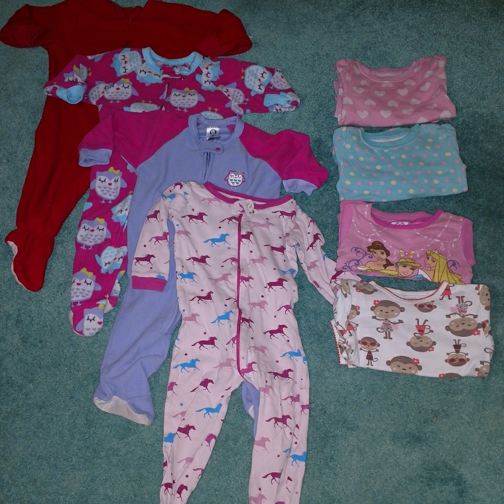 Lot of 8 girls pajamas, size 18-24 months