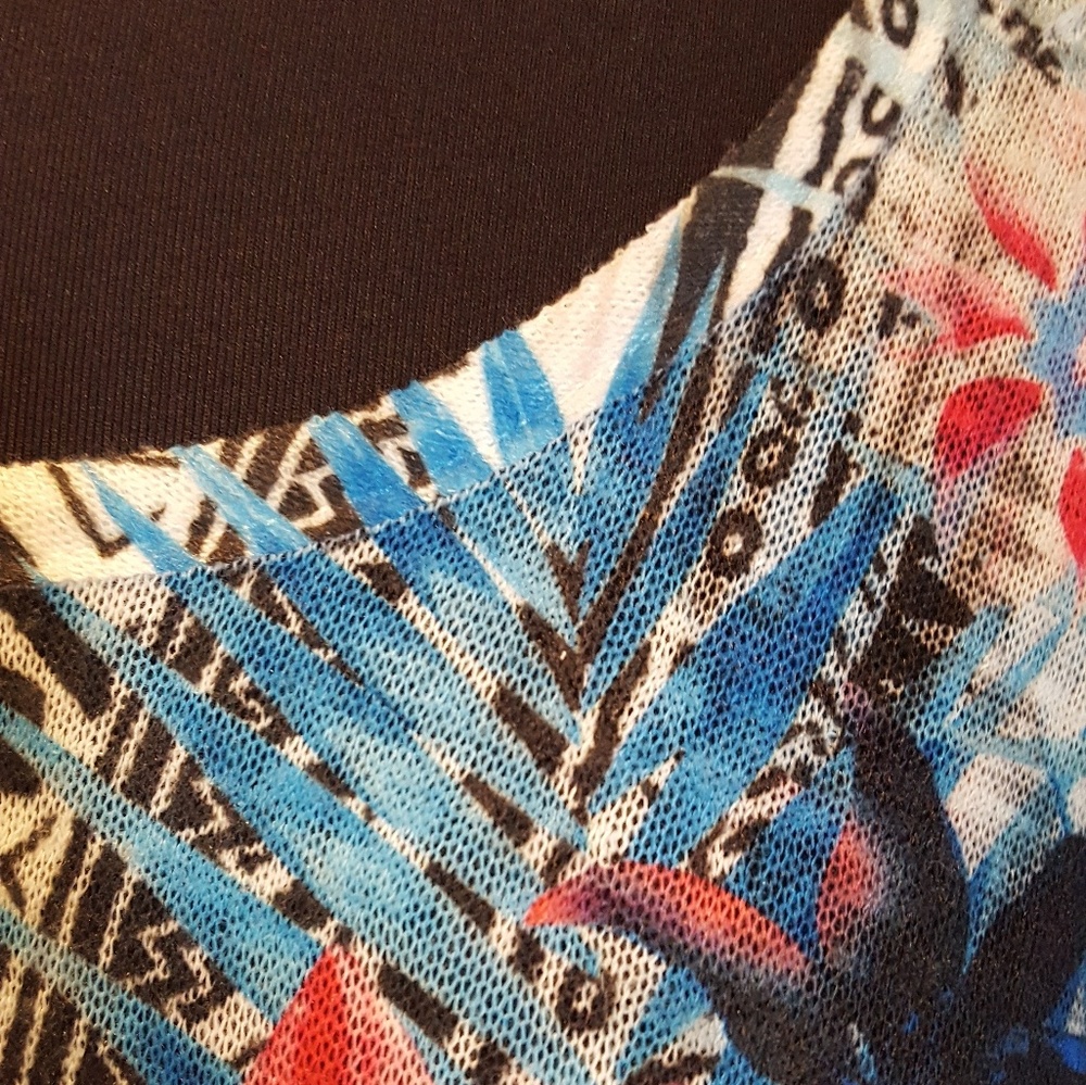 Top - Picture 2 of 3