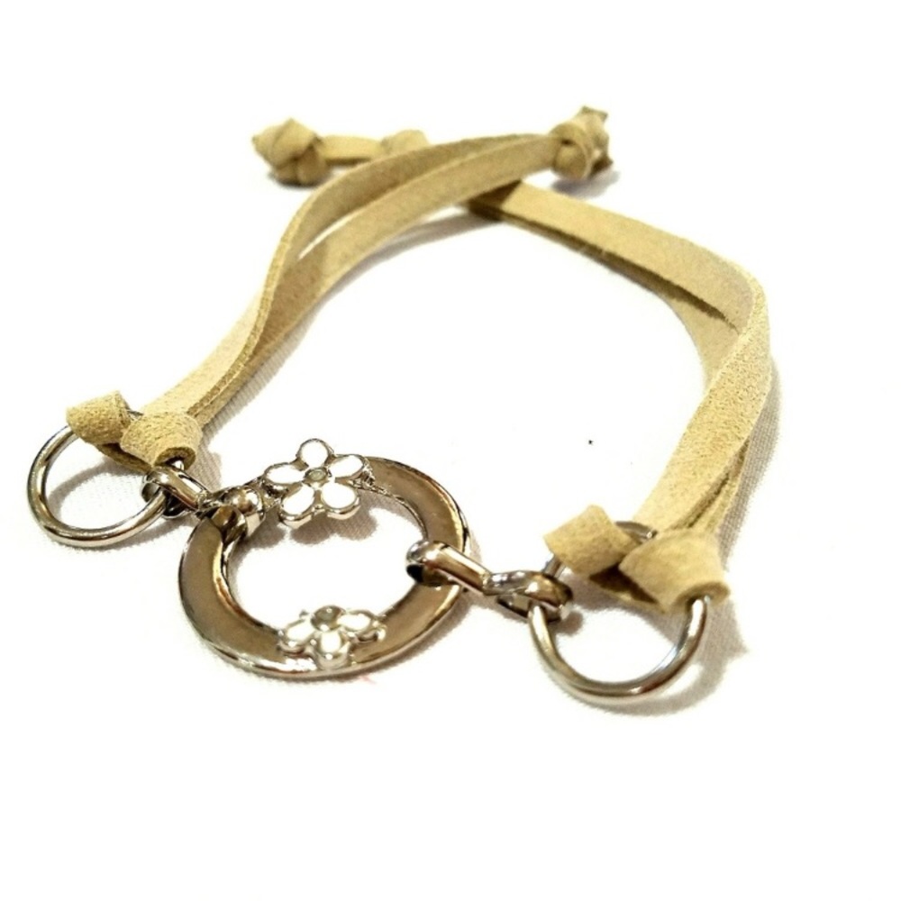 Beautiful la flor soft leather tie back choker!