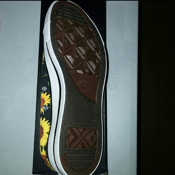 NEW Converse Chuck Taylor Sunflower Floral Sneaker - Picture 5 of 6