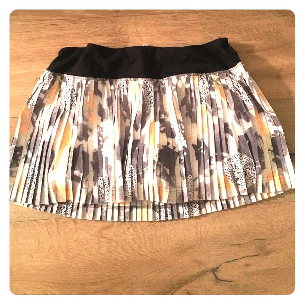 Lululemon size 8 pleated running skirt