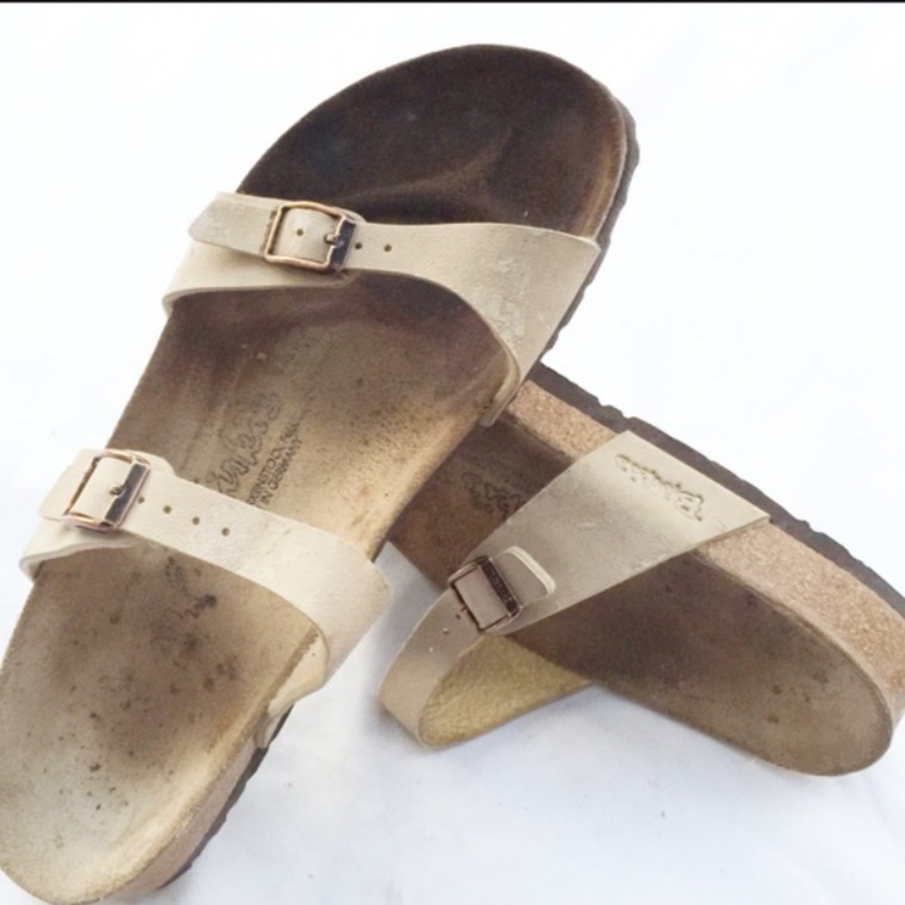 Birkis Birkenstock tan sandals