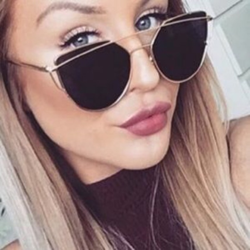 LAST ONE! 💕 Mirrored Cat Eye Shades