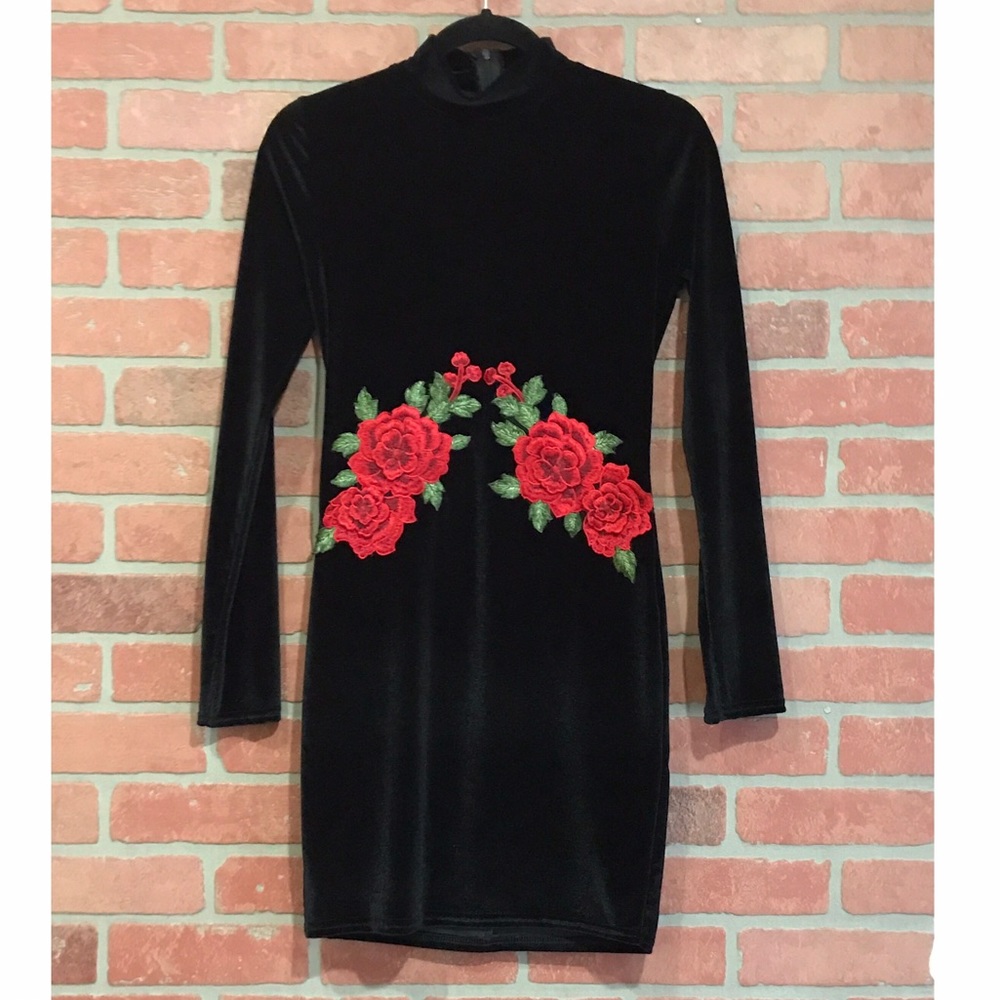 ‼️SOLD‼️ Black Velvet Rose Dress