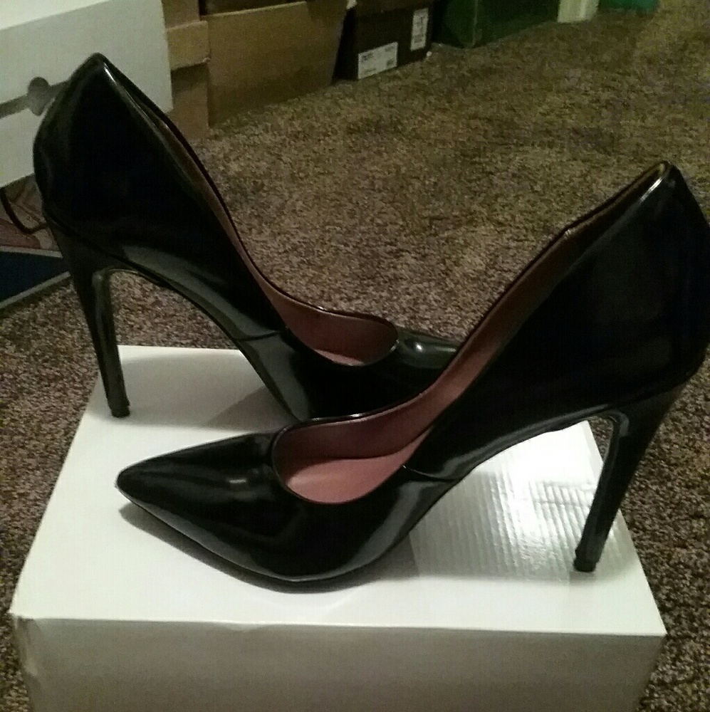 Shoes - Picture 3 of 4