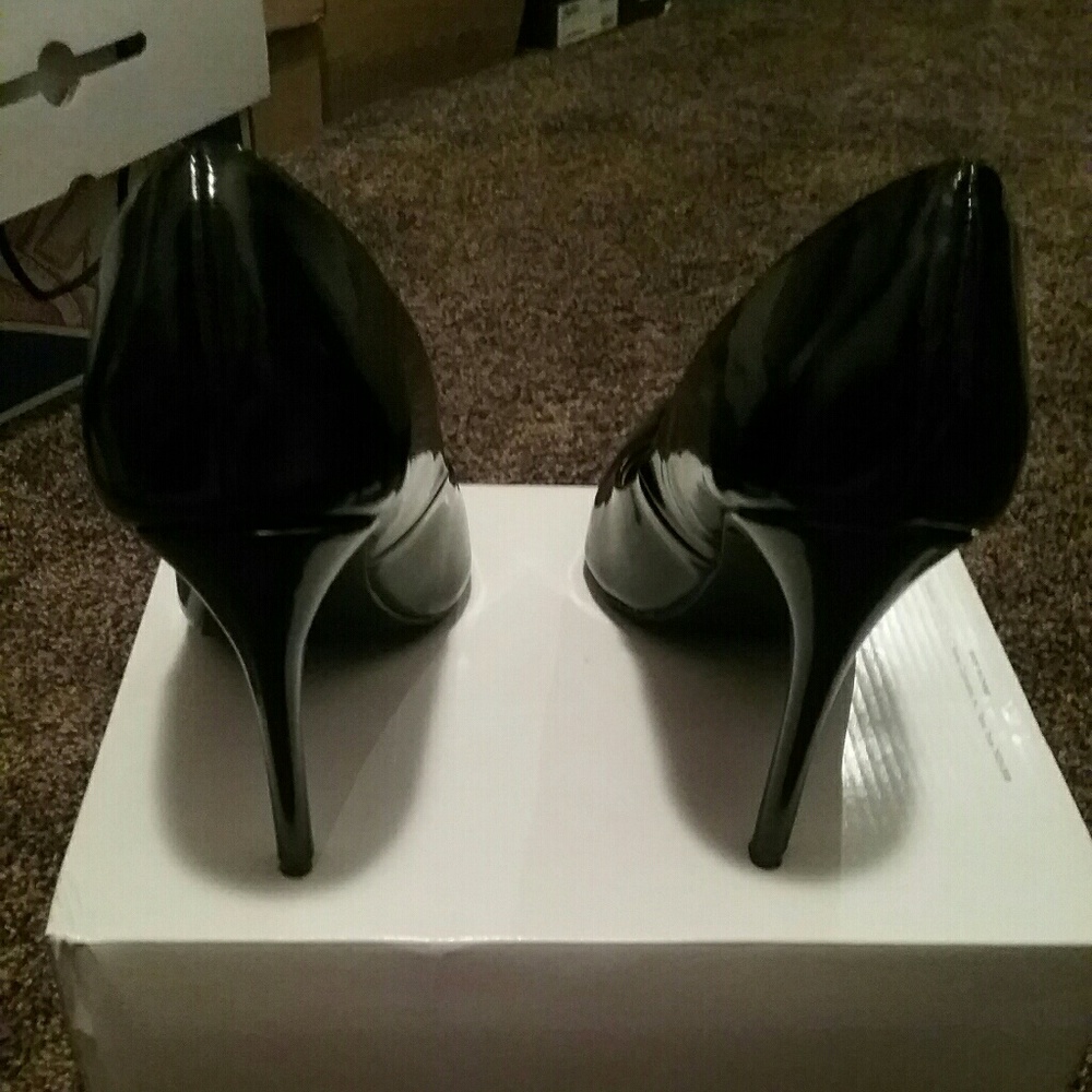 Shoes - Picture 4 of 4