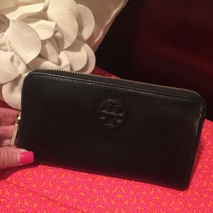 💯AUTH TORY BURCH  Blk leather wallet