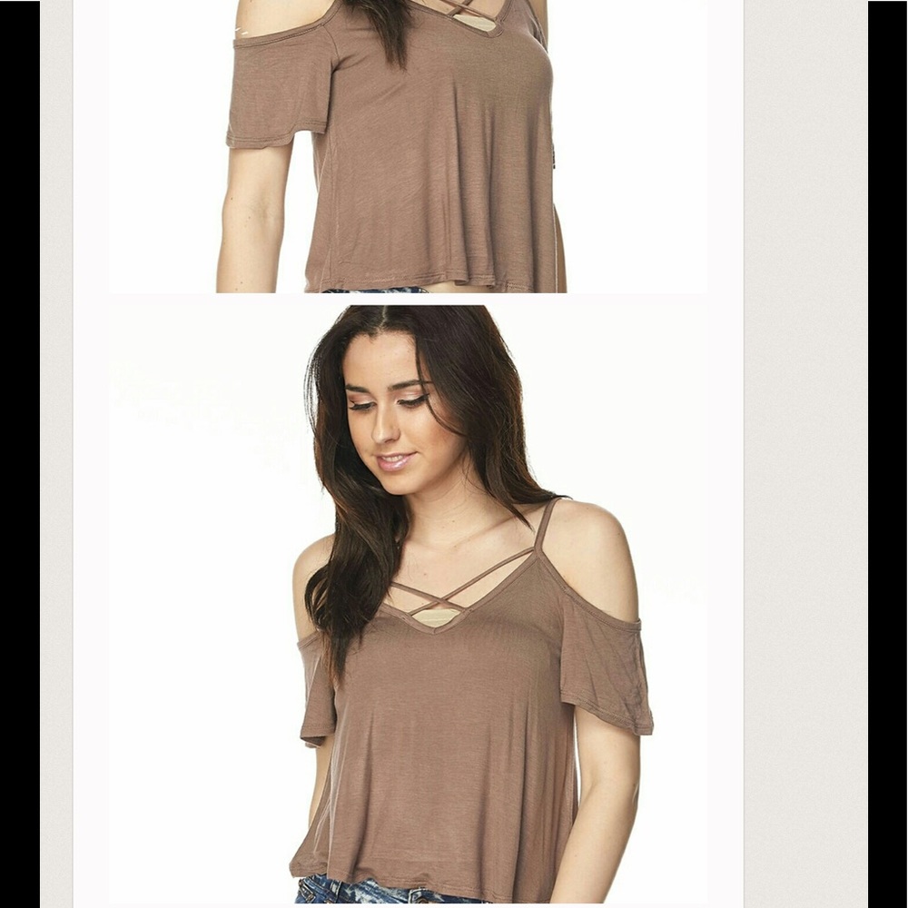 ❗️🆕❗️Cute cold shoulder top