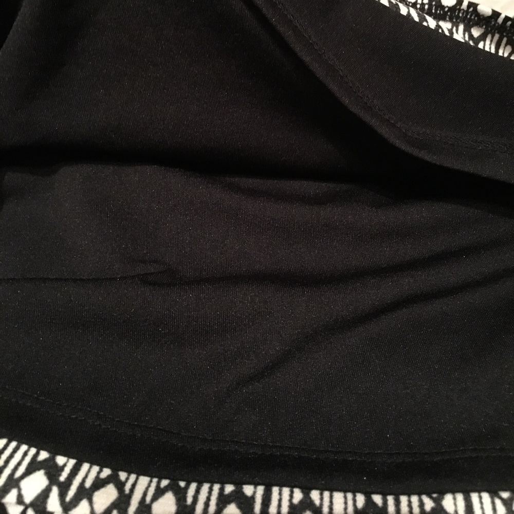 Nine West Black & White Triangles Desgn Sleeveless Tank Top Size M Summer